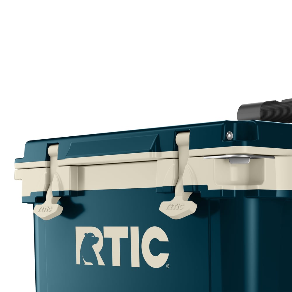 RTIC Ultra-Tough RTIC Ultra-Tough 22 QT Ultra-Light Wheeled Cooler - Marine/Canvas - Image 9